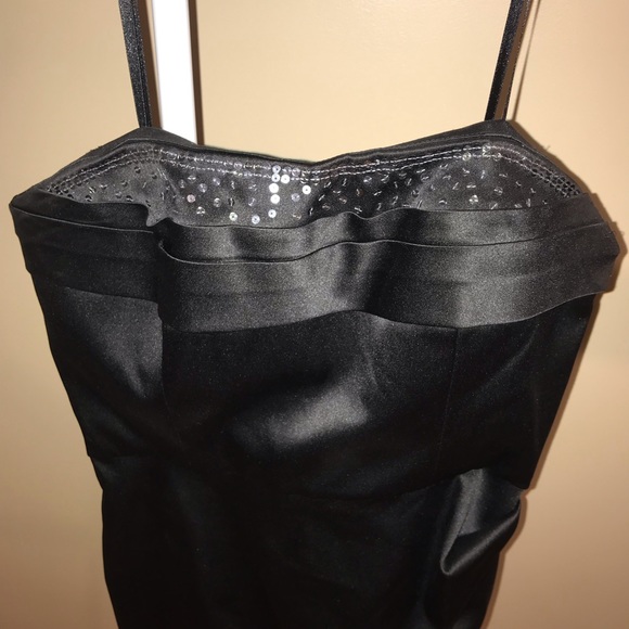 Max & Cleo Dresses & Skirts - MaxandCleo strapless Dress